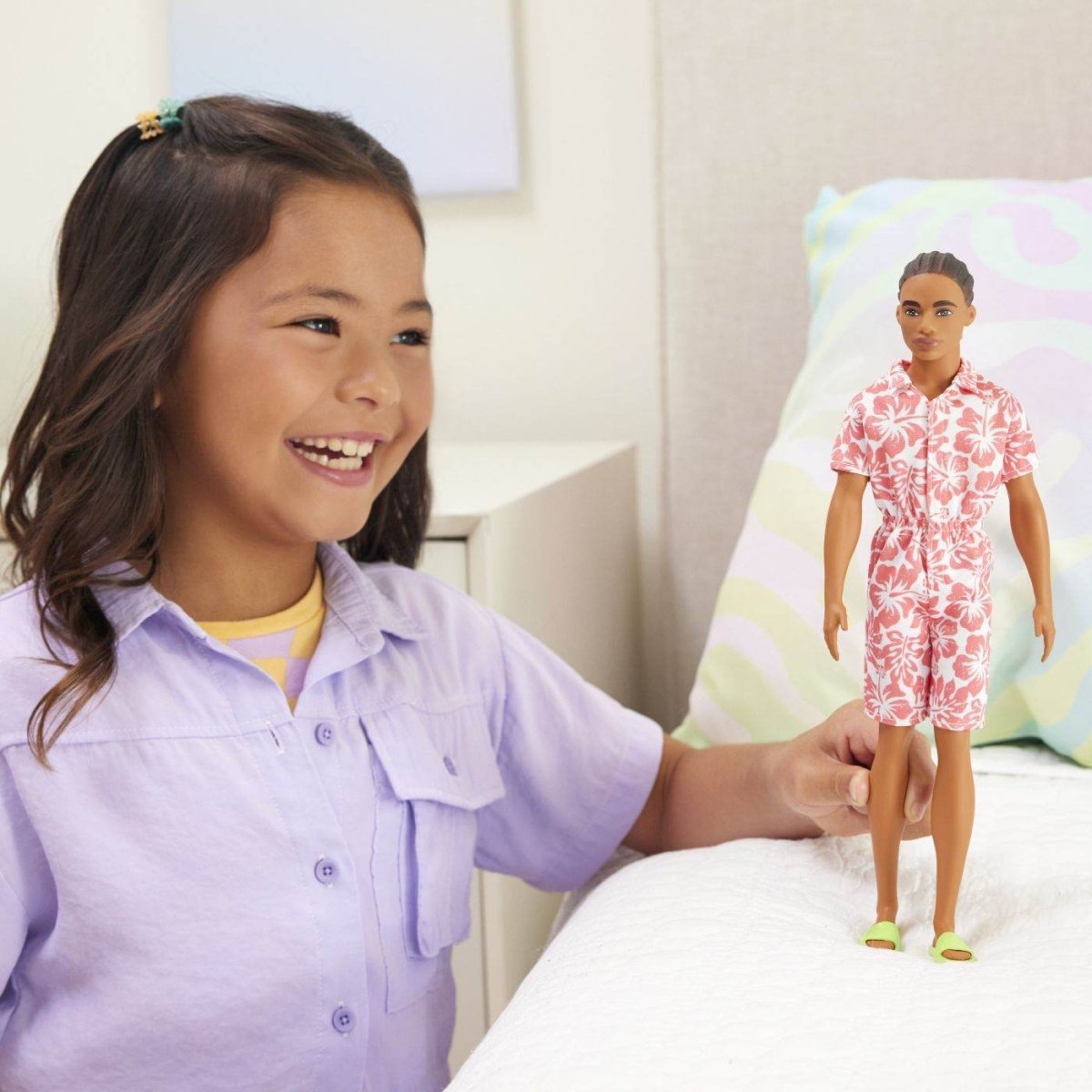BARBIE PAPUSA BAIAT FASHIONISTAS IN SALOPETA STIL HAWAIAN SI SANDALE VERZI Atelieru' lui Mesterica | Jucarii, haine si incaltaminte pentru copii