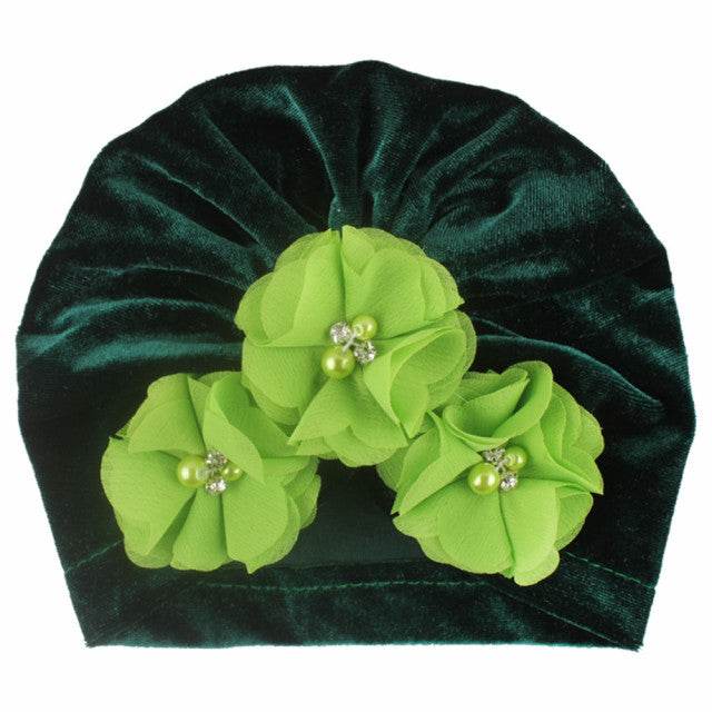 Caciulita tip turban din catifea cu flori aplicate Atelieru' lui Mesterica | Jucarii, haine si incaltaminte pentru copii