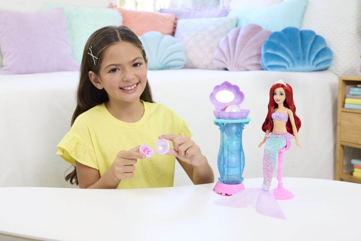DISNEY PRINCESS PAPUSA ARIEL SI MASUTA DE MACHIAJ CU SURPRIZE Atelieru' lui Mesterica | Jucarii, haine si incaltaminte pentru copii