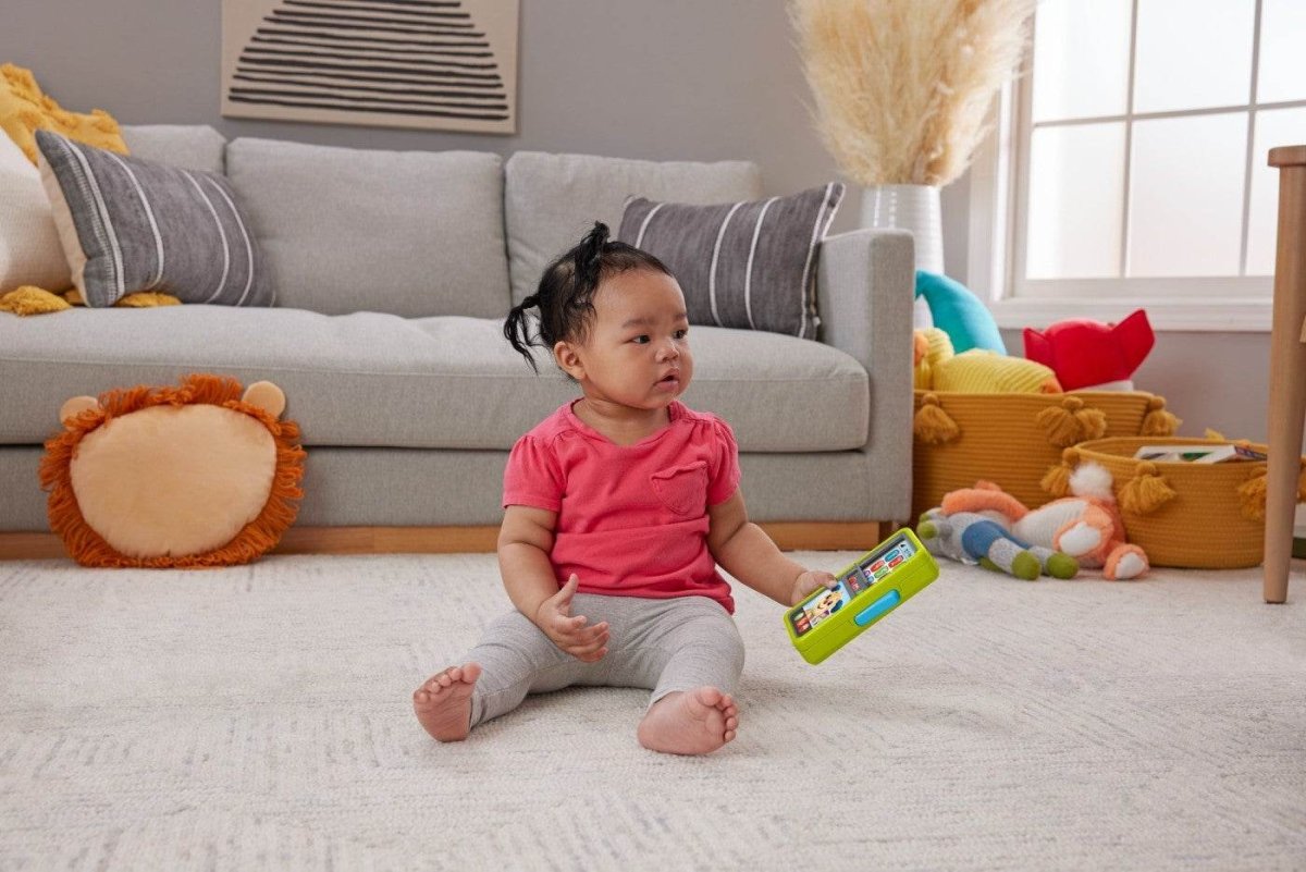 FISHER PRICE LAUGH&LEARN 2IN1 SMARTPHONE IN LIMBA ROMANA - Atelieru' lui Mesterica