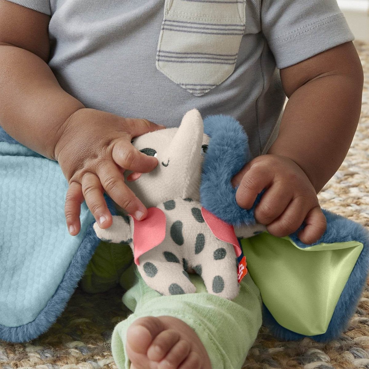FISHER PRICE PLANET FRIENDS JUCARIE ELEFANTEL Atelieru' lui Mesterica | Jucarii, haine si incaltaminte pentru copii