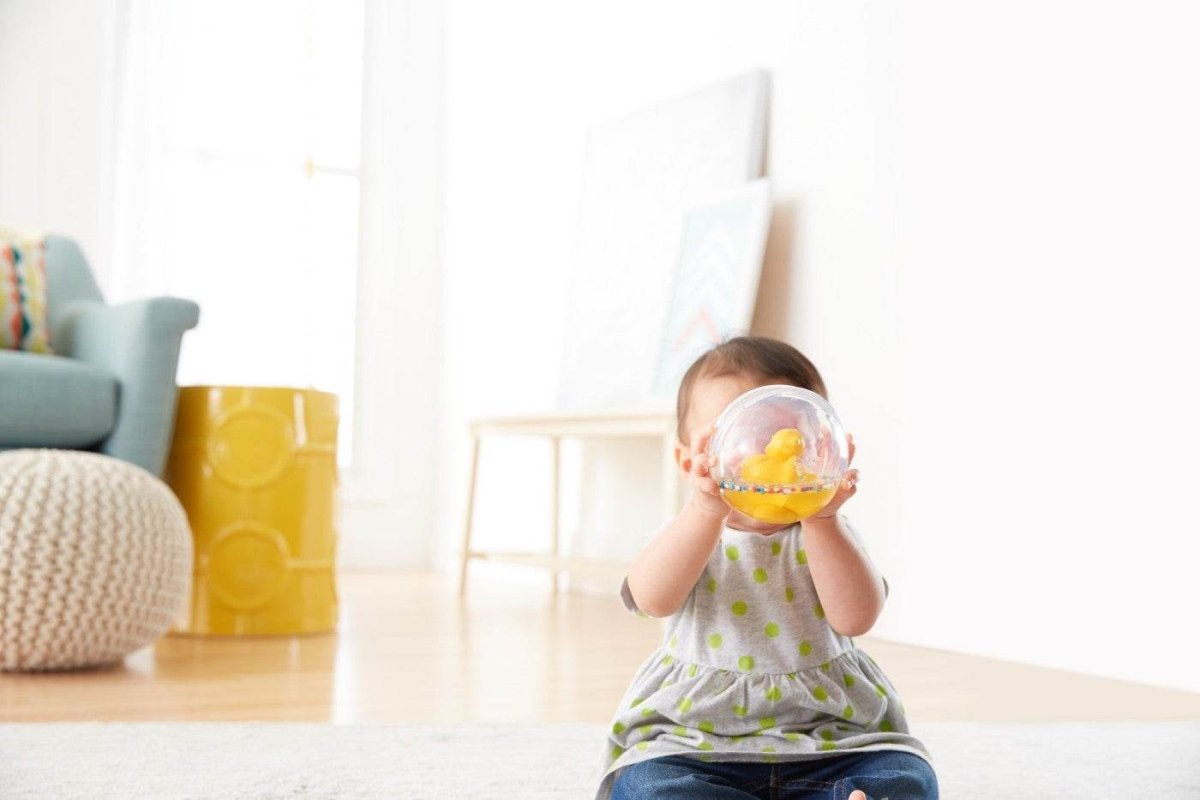 FISHER PRICE RATUSCA IN MINGE TRANSPARENTA Atelieru' lui Mesterica | Jucarii, haine si incaltaminte pentru copii