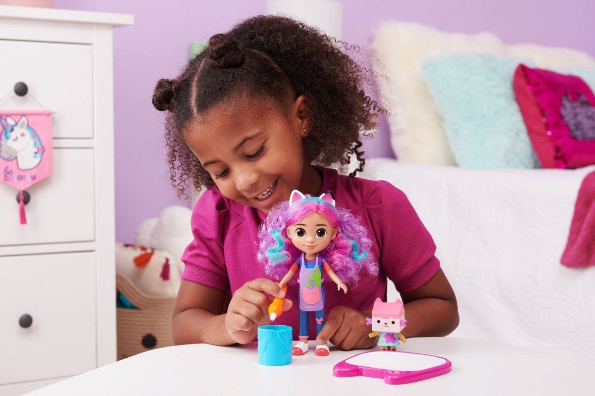 GABBYS DOLLHOUSE PAPUSA GABBY SI SET DE CREATIE Atelieru' lui Mesterica | Jucarii, haine si incaltaminte pentru copii