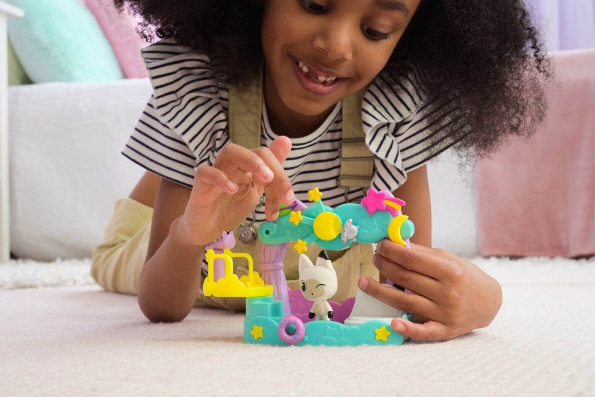 GABBYS DOLLHOUSE SET BALCON DECORAT A LUI PANDY PAWS Atelieru' lui Mesterica | Jucarii, haine si incaltaminte pentru copii