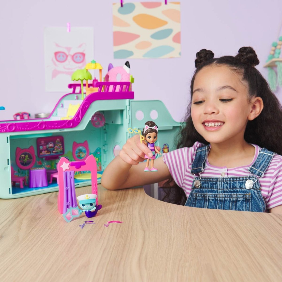 GABBYS DOLLHOUSE VAPORUL CU PRIETENI Atelieru' lui Mesterica | Jucarii, haine si incaltaminte pentru copii