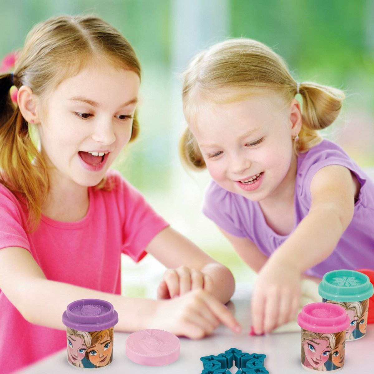 GALETUSA CU 4 BORCANASE DE PLASTILINA SI ACCESORII FROZEN - Atelieru' lui Mesterica