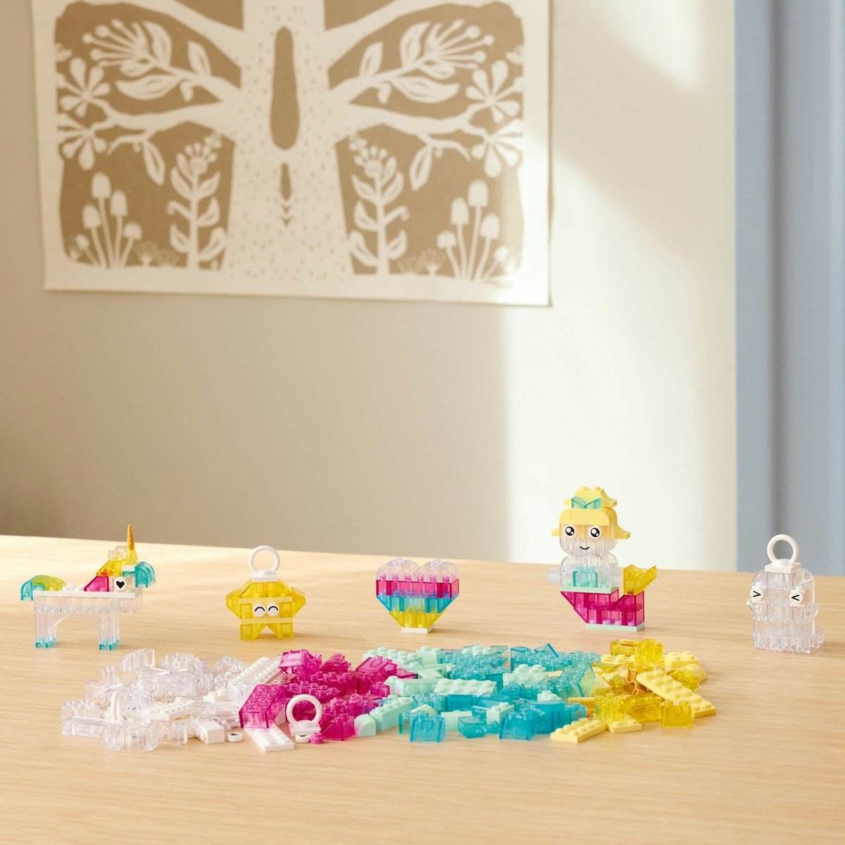 LEGO CLASSIC CUTIE TRANSPARENTA MAGICA 11040 - Atelieru' lui Mesterica