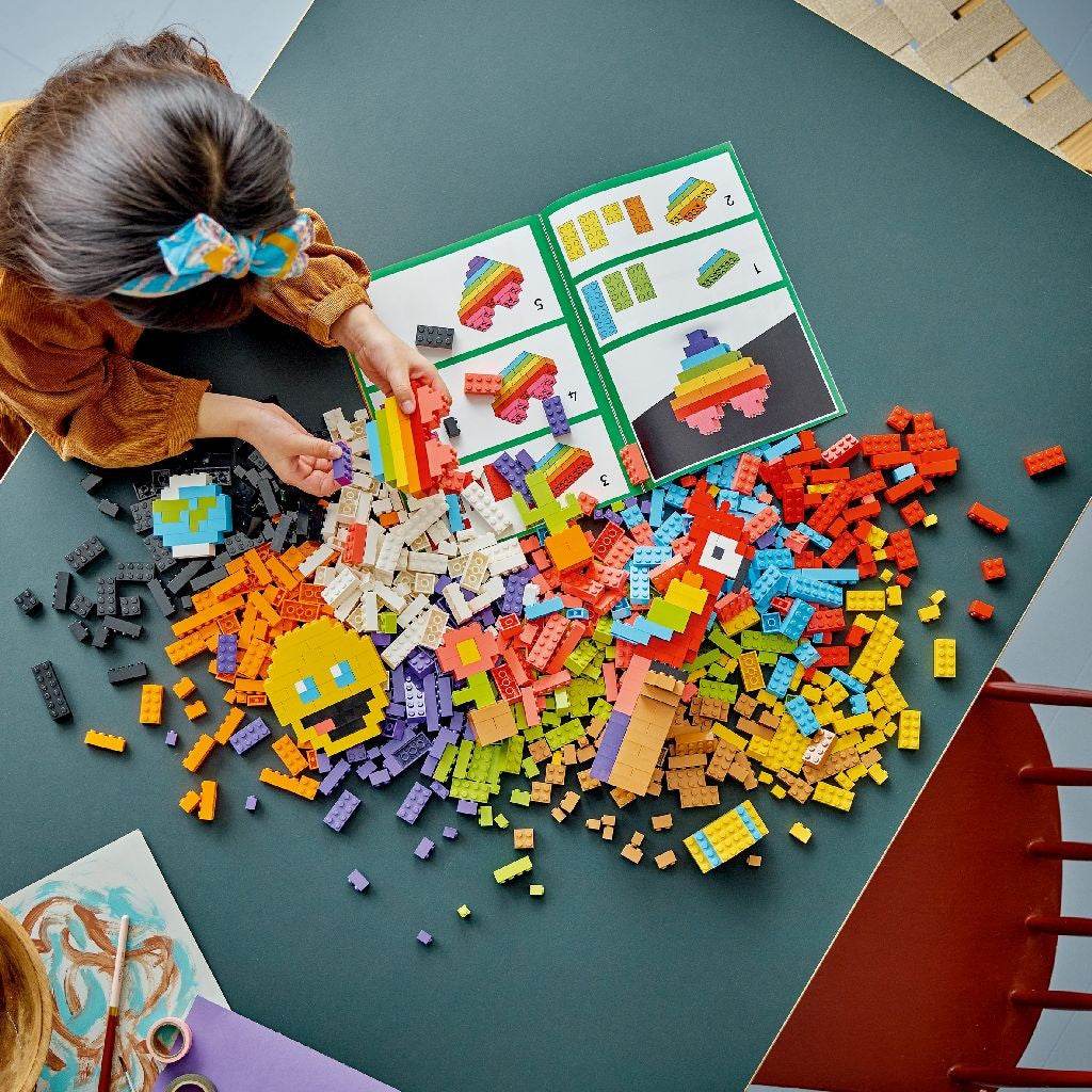 LEGO CLASSIC O MULTIME DE CARAMIZI 11030 Atelieru' lui Mesterica | Jucarii, haine si incaltaminte pentru copii