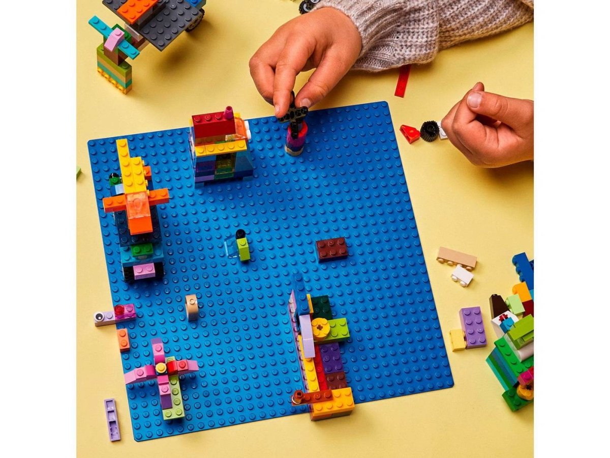 LEGO CLASSIC PLACA DE BAZA ALBASTRA 11025 Atelieru' lui Mesterica | Jucarii, haine si incaltaminte pentru copii