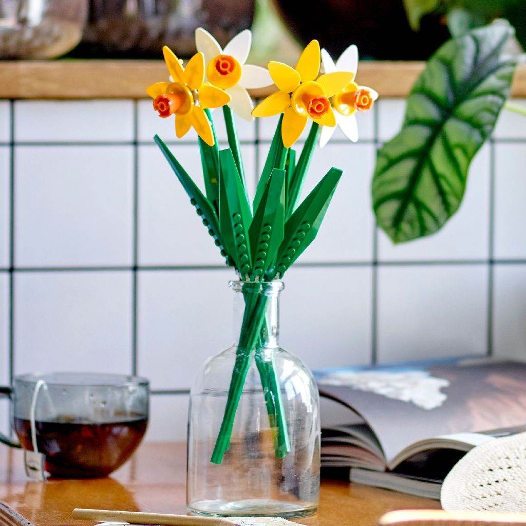 LEGO FLOWERS NARCISE 40747 Atelieru' lui Mesterica | Jucarii, haine si incaltaminte pentru copii