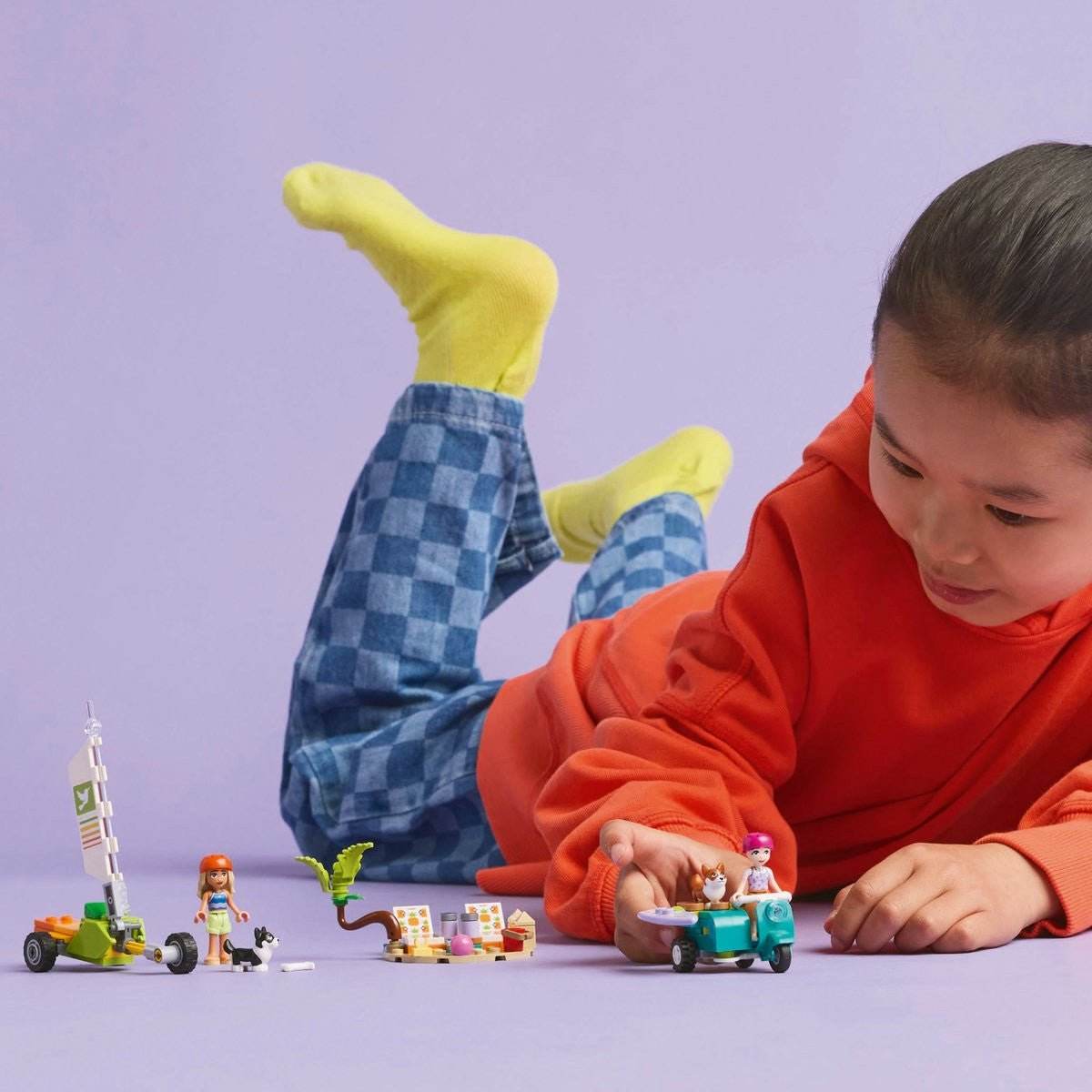 LEGO FRIENDS AVENTURI CU CATEI LA SURFING SI PE SCUTER 42641 - Atelieru' lui Mesterica