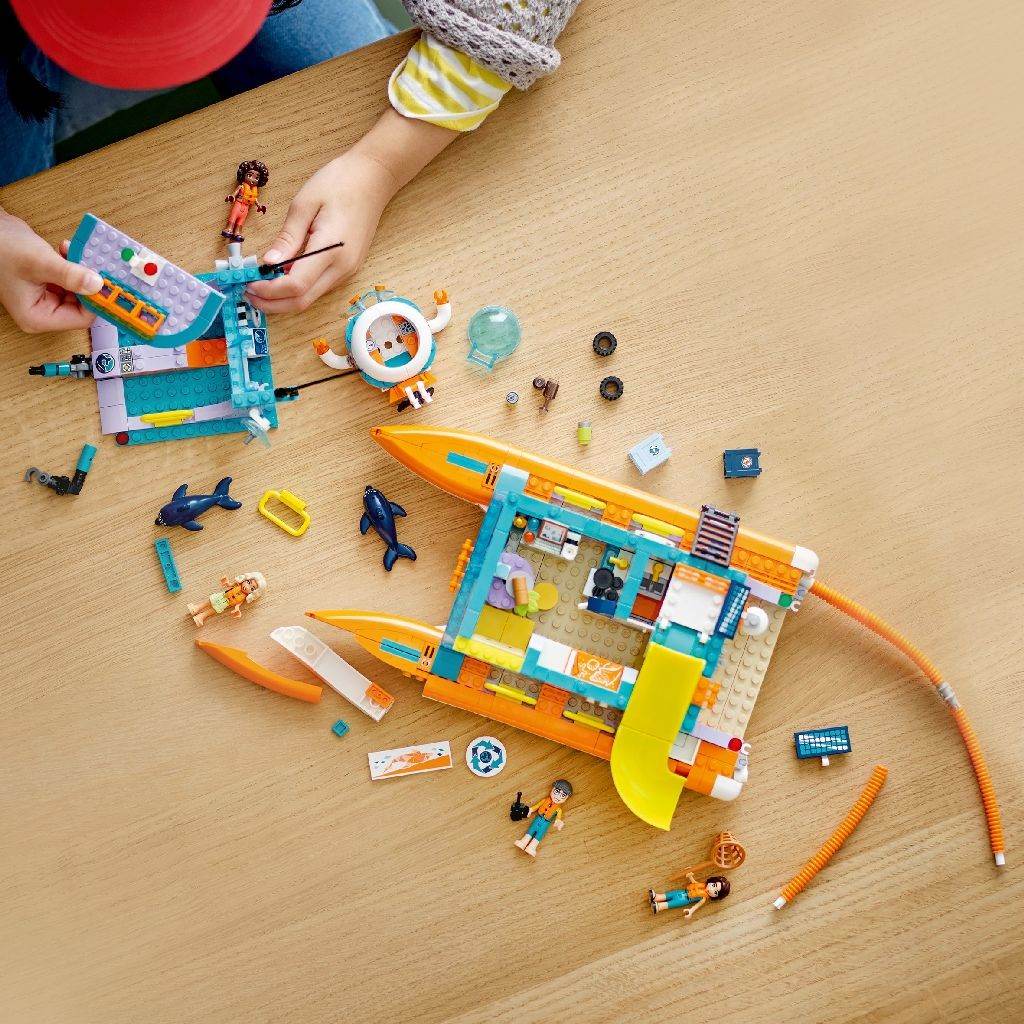 LEGO FRIENDS BARCA DE SALVARE PE MARE 41734 - Atelieru' lui Mesterica