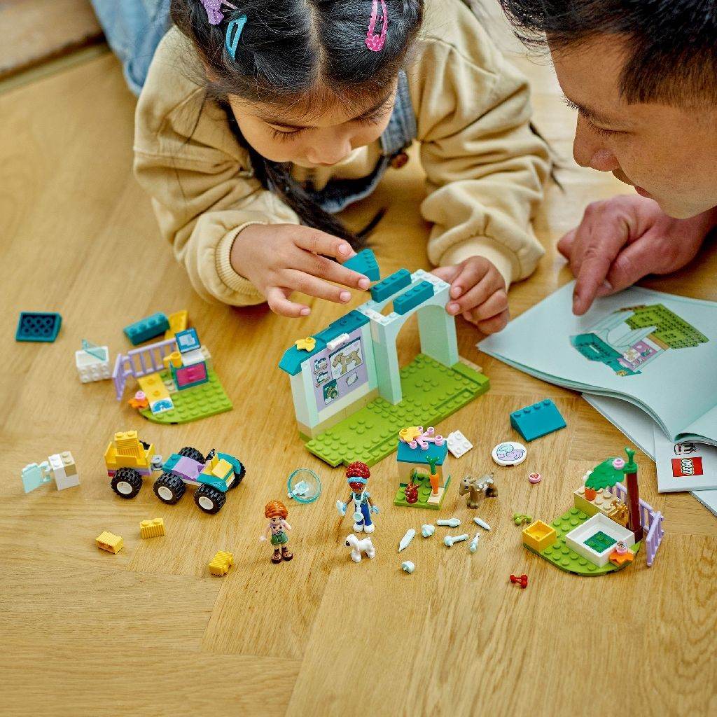LEGO FRIENDS CLINICA VETERINARA PENTRU ANIMALE DE FERMA 42632 Atelieru' lui Mesterica | Jucarii, haine si incaltaminte pentru copii