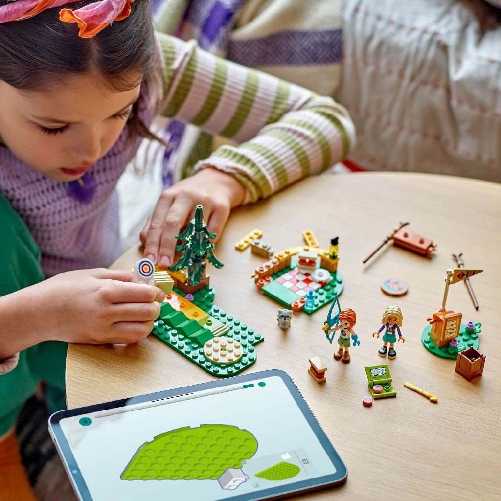 LEGO FRIENDS POLIGONUL DE TIR CU ARCUL DIN TABARA DE AVENTURI 42622 - Atelieru' lui Mesterica