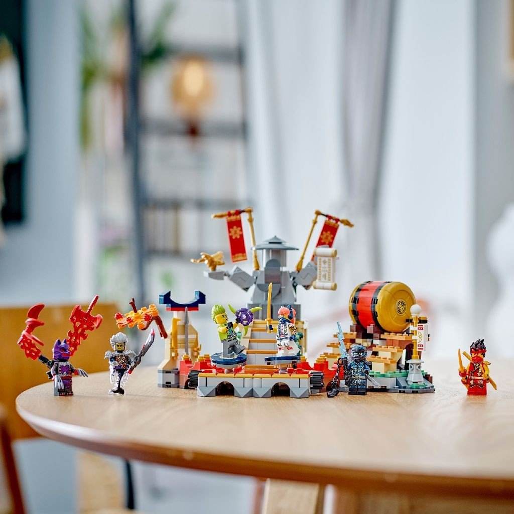 LEGO NINJAGO ARENA DE LUPTA DE LA TURNEU 71818 - Atelieru' lui Mesterica