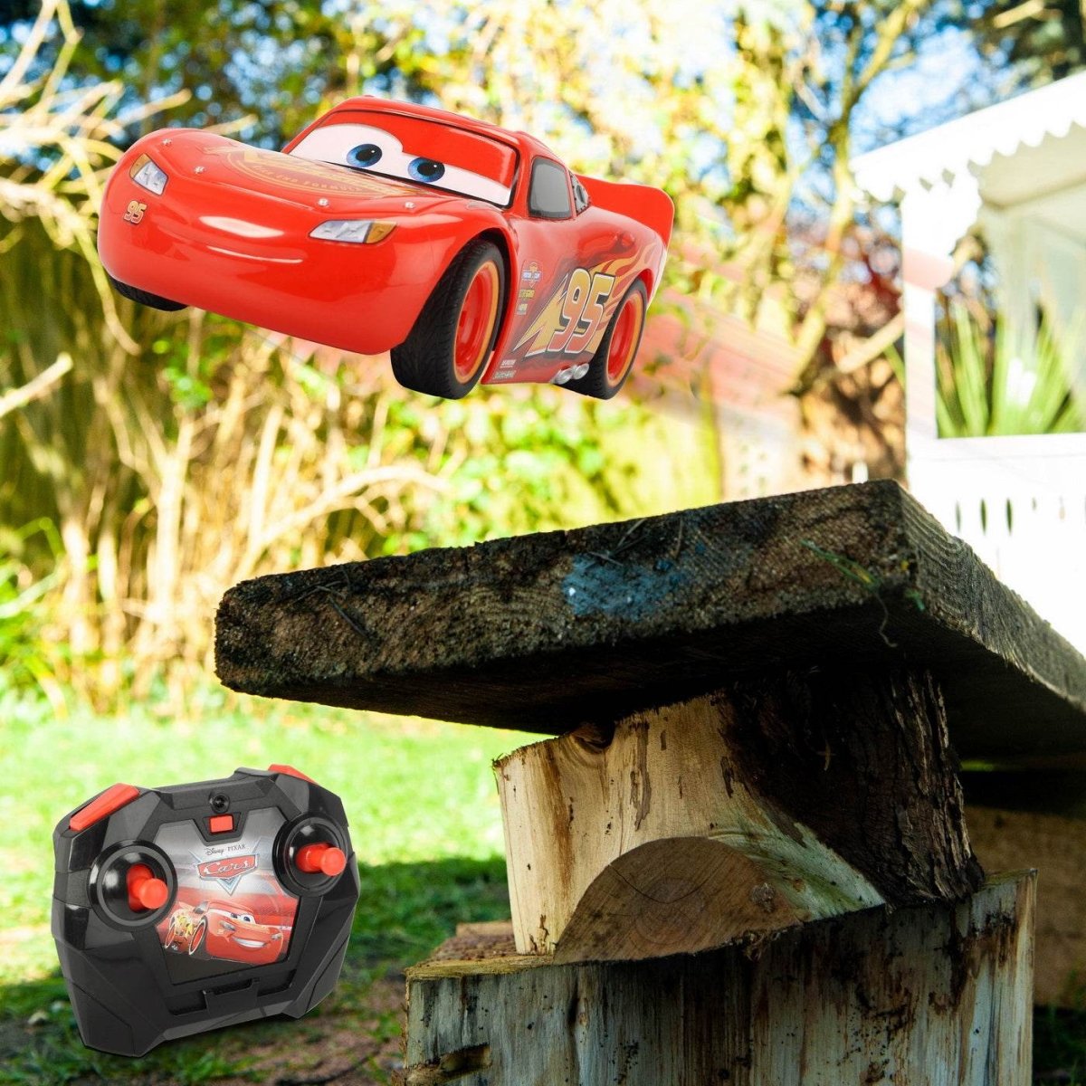 MASINA CU TELECOMANDA FULGER McQUEEN 17CM - Atelieru' lui Mesterica