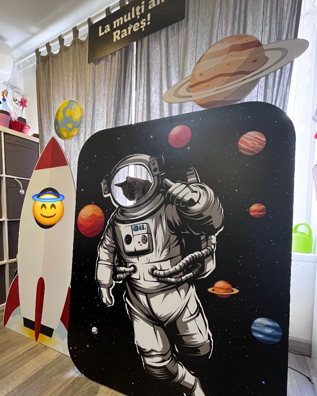 Panou tematic photobooth astronaout si planete pentru zi de nastere facuta pentru copii