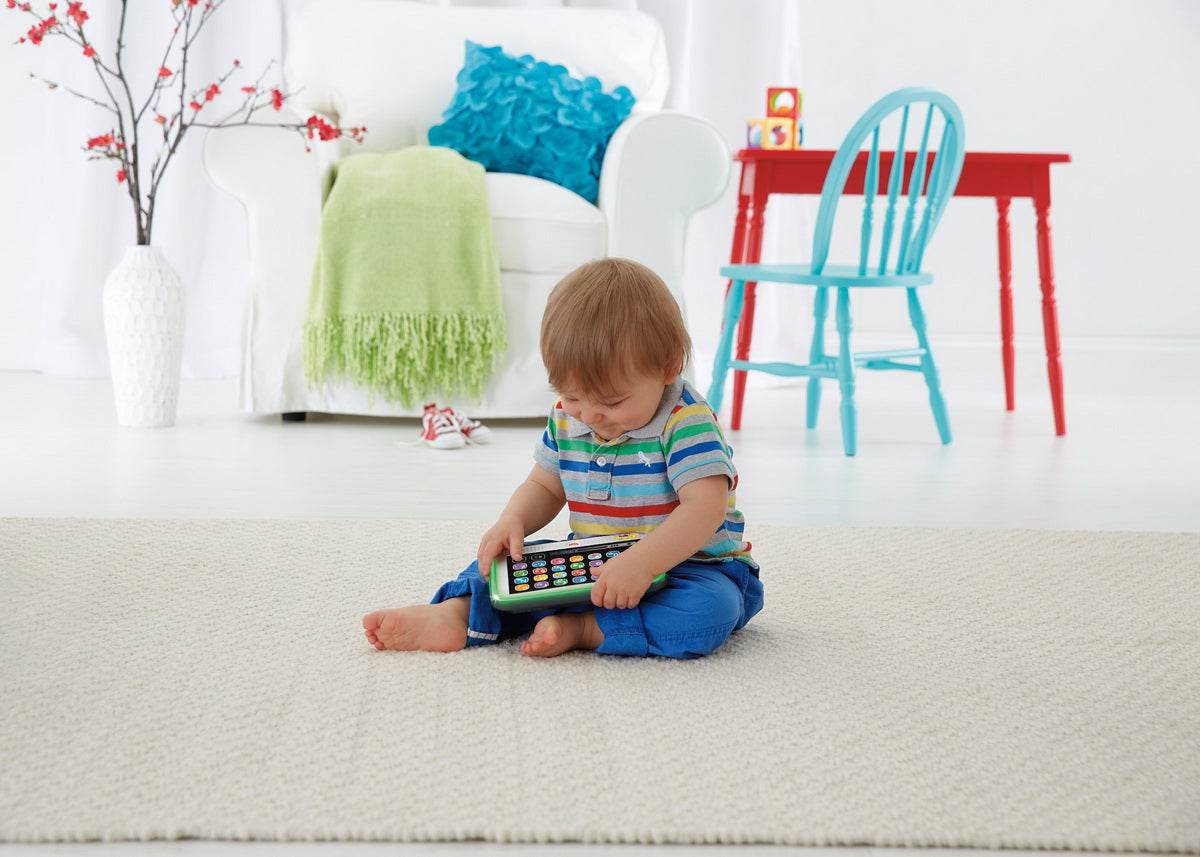 TABLETA EDUCATIVA CU 3 NIVELURI DE DEZVOLTARE LIMBA ROMANA FISHER PRICE - Atelieru' lui Mesterica
