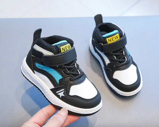Adidasi albi cu negru si insertii turqoise - New fashion Atelieru' lui Mesterica | Jucarii, haine si incaltaminte pentru copii