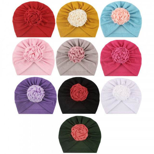 Caciulita tip turban cu floare din saten aplicata Atelieru' lui Mesterica | Jucarii, haine si incaltaminte pentru copii