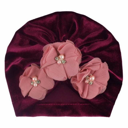 Caciulita tip turban din catifea cu flori aplicate - Atelieru' lui Mesterica
