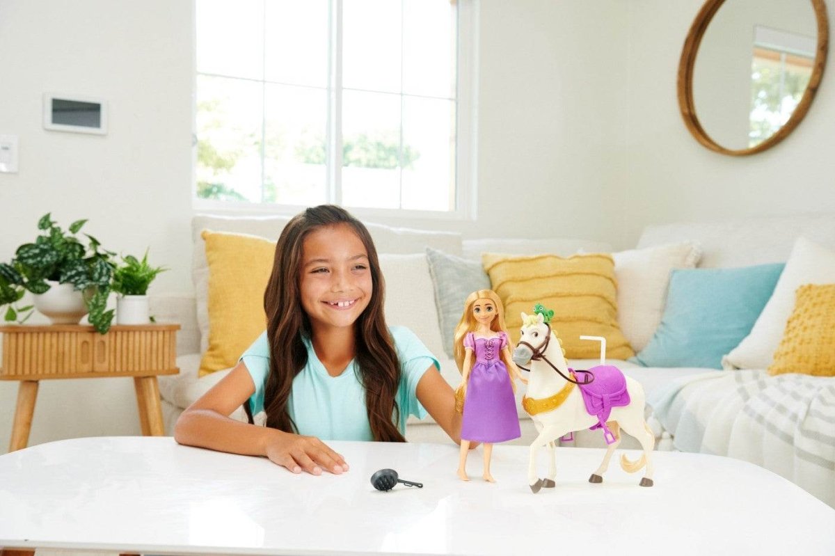 DISNEY PRINCESS SET PAPUSA RAPUNZEL SI CALUL MAXIMUS - Atelieru' lui Mesterica