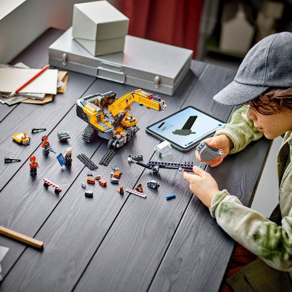 LEGO CITY EXCAVATOR GALBEN DE CONSTRUCTII 60420 Atelieru' lui Mesterica | Jucarii, haine si incaltaminte pentru copii