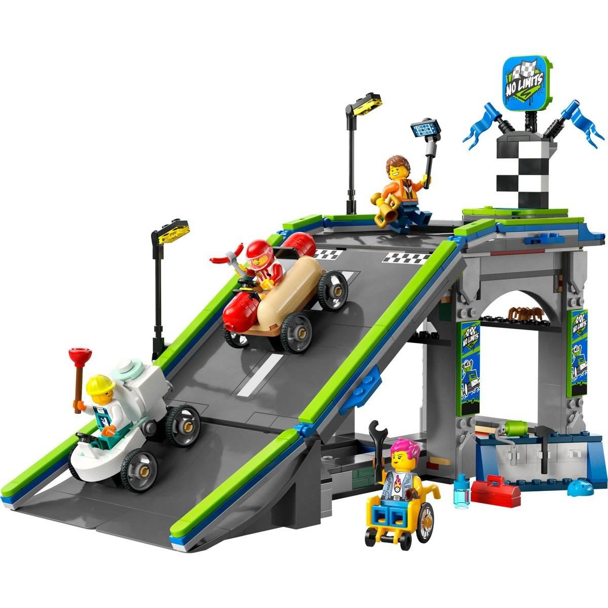 LEGO CITY FARA LIMITE: RAMPA PENTRU CURSE DE MASINI 60460 - Atelieru' lui Mesterica