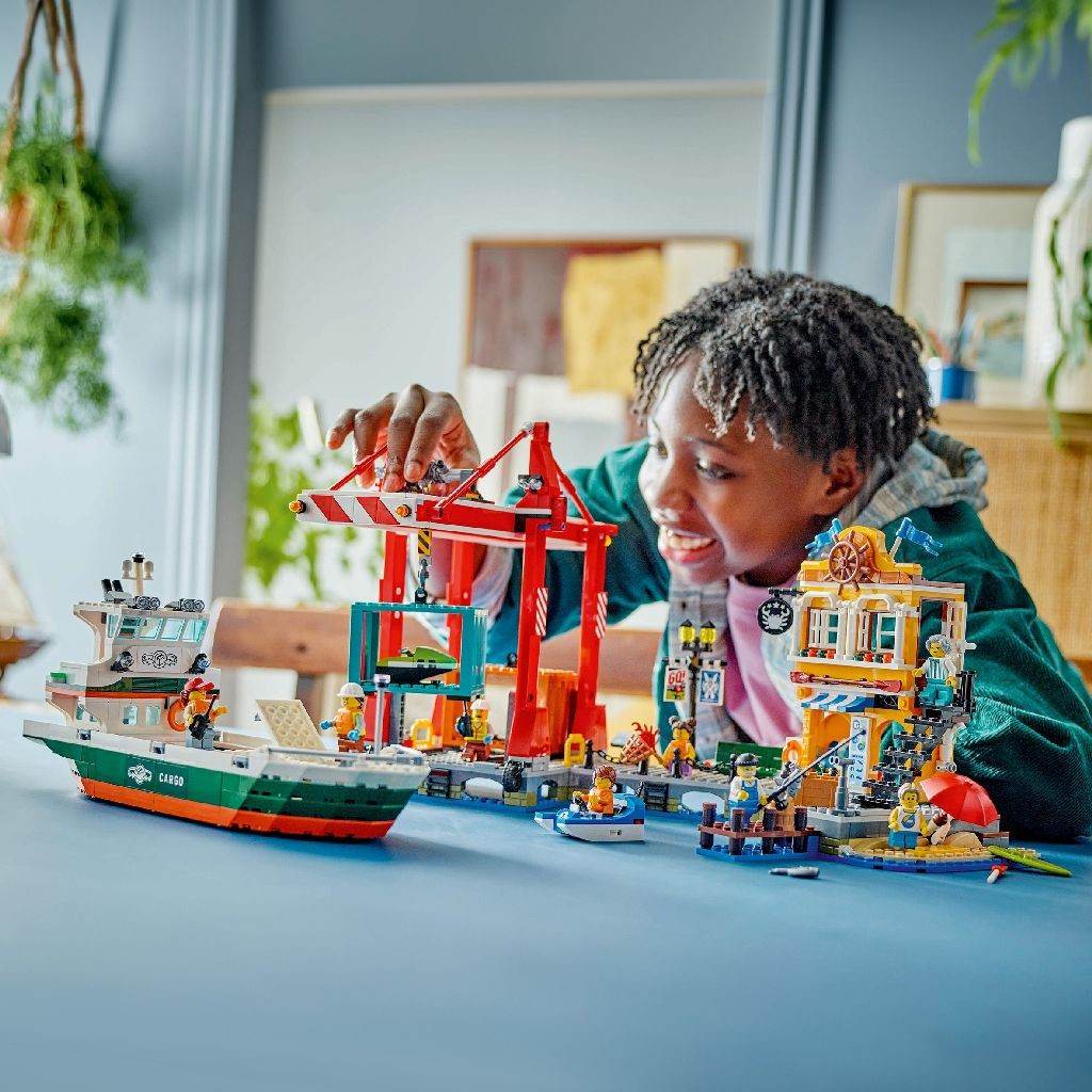 LEGO CITY PORT SI NAVA DE TRANSPORT MARFA 60422 Atelieru' lui Mesterica | Jucarii, haine si incaltaminte pentru copii