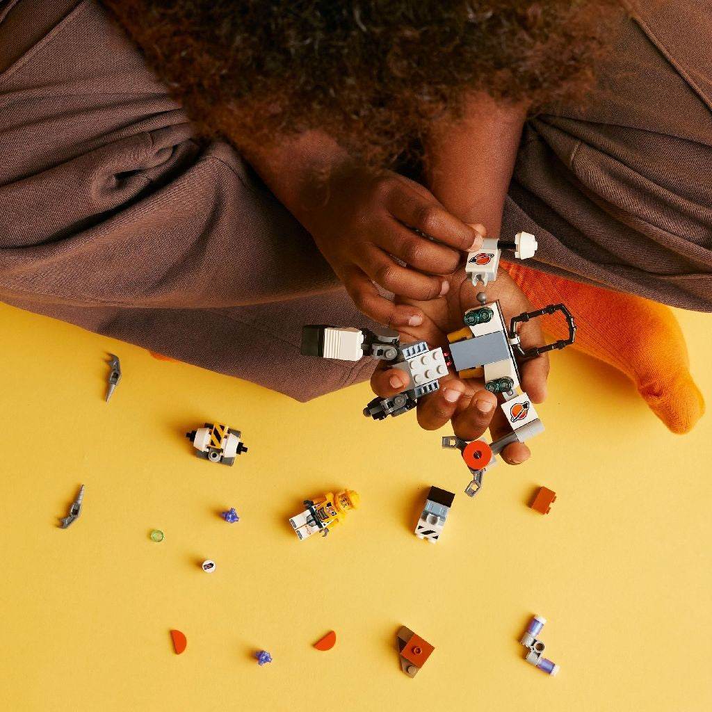 LEGO CITY ROBOT SPATIAL DE CONSTRUCTII 60428 Atelieru' lui Mesterica | Jucarii, haine si incaltaminte pentru copii
