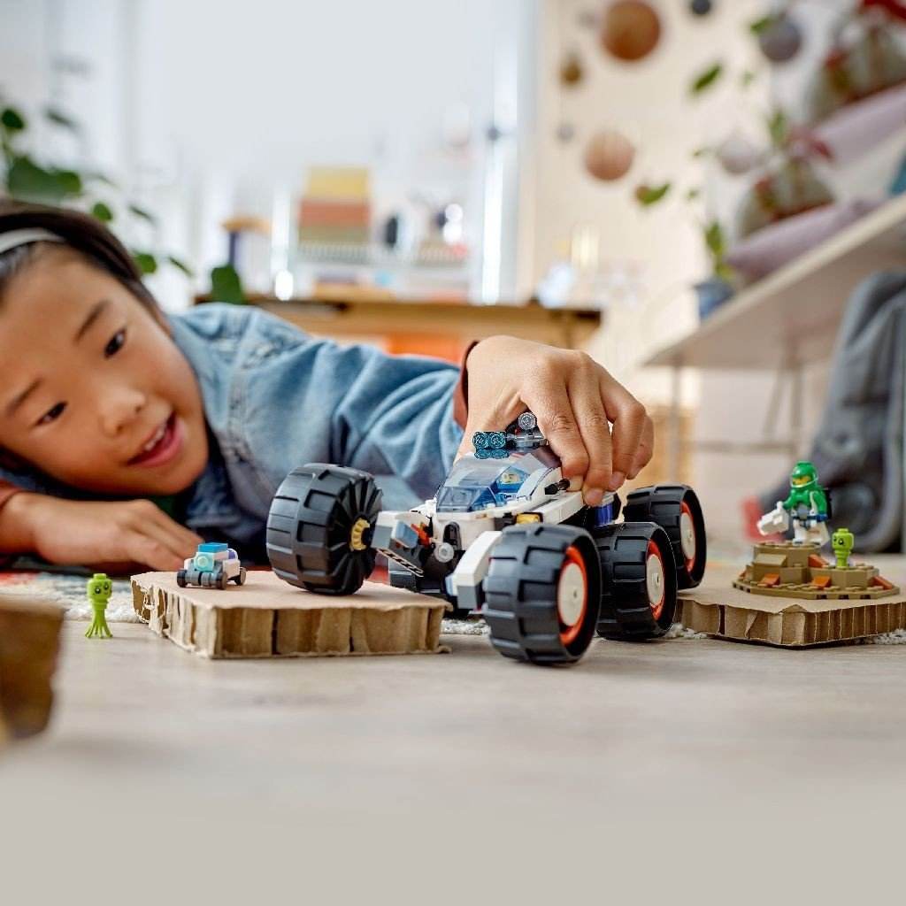 LEGO CITY ROVER DE EXPLORARE SPATIALA SI VIATA EXTRATERESTRA 60431 - Atelieru' lui Mesterica