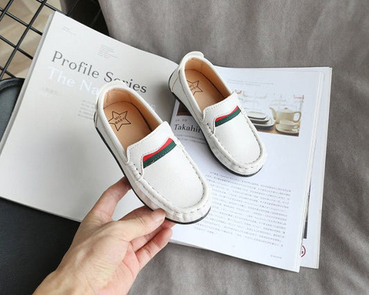 Pantofi eleganti albi tip mocasini pentru baietei Atelieru' lui Mesterica | Jucarii, haine si incaltaminte pentru copii