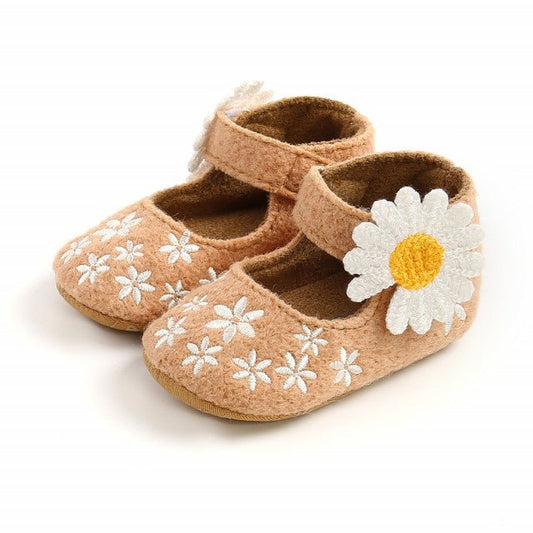 Pantofiori crem cu margareta alba Atelieru' lui Mesterica | Jucarii, haine si incaltaminte pentru copii