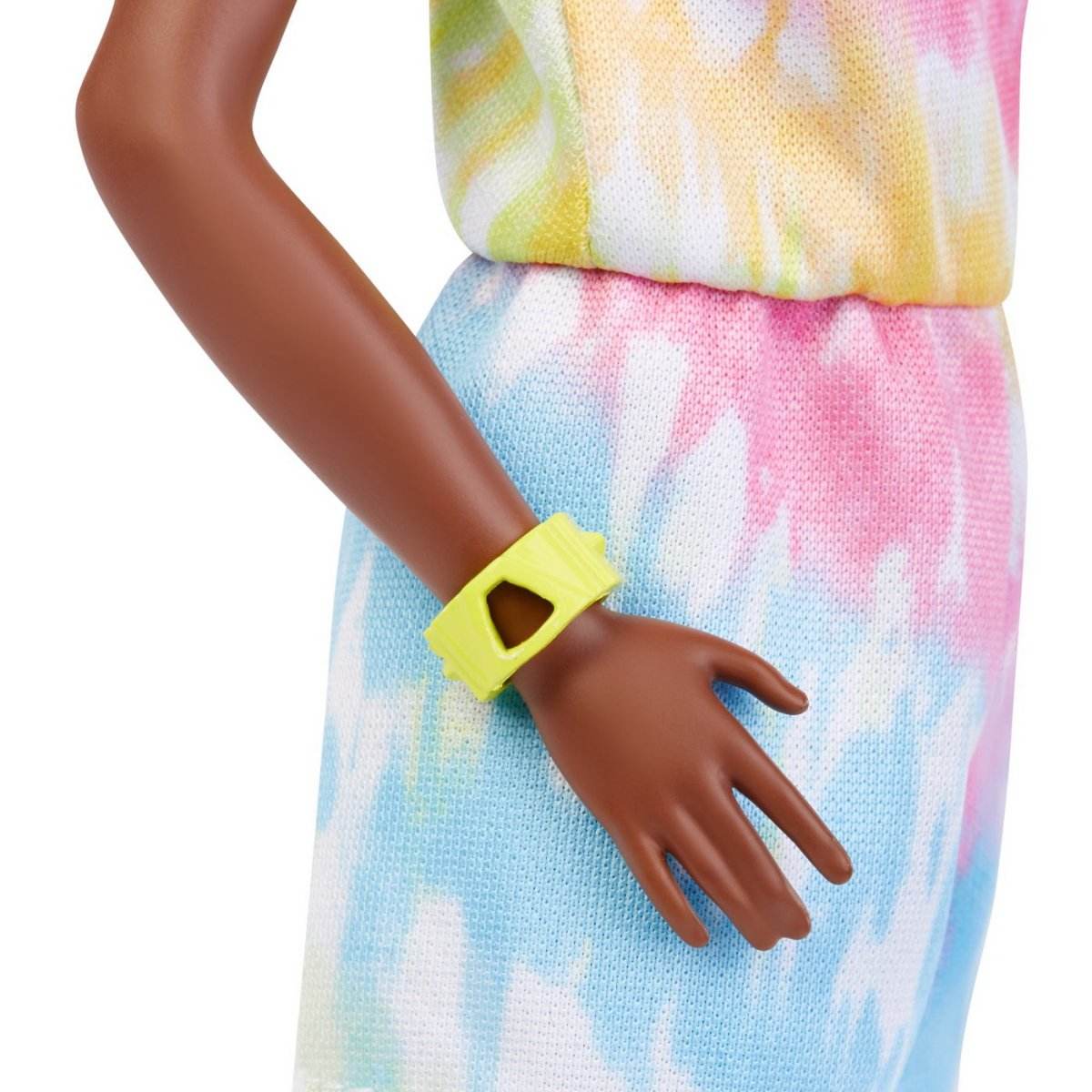 PAPUSA BARBIE FASHIONISTA CU PAR AFRO BLOND - Atelieru' lui Mesterica